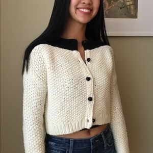 Elizabeth & James cropped knit sweater. Size small